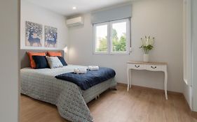 Charming Bright House W/ Garden